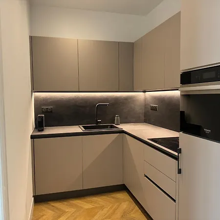 Retro Dans Le Centre * أنتيب